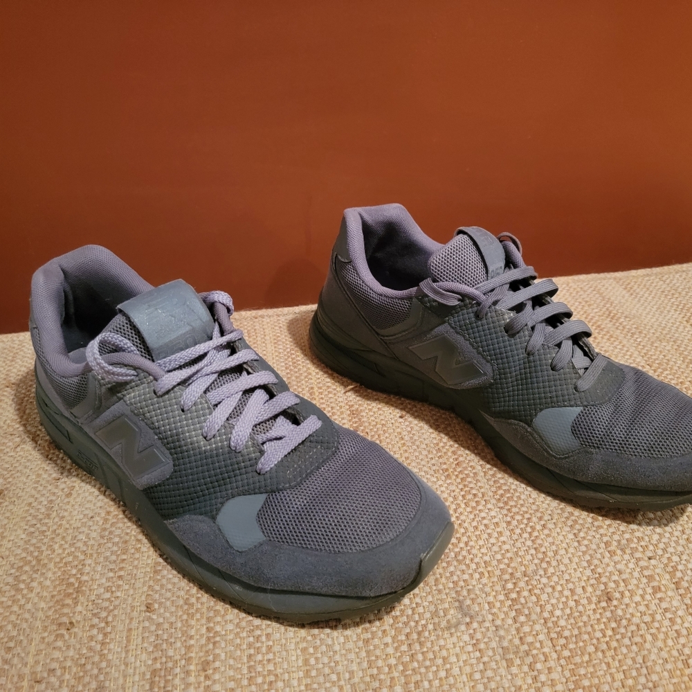 Size 10.5 new balance 850